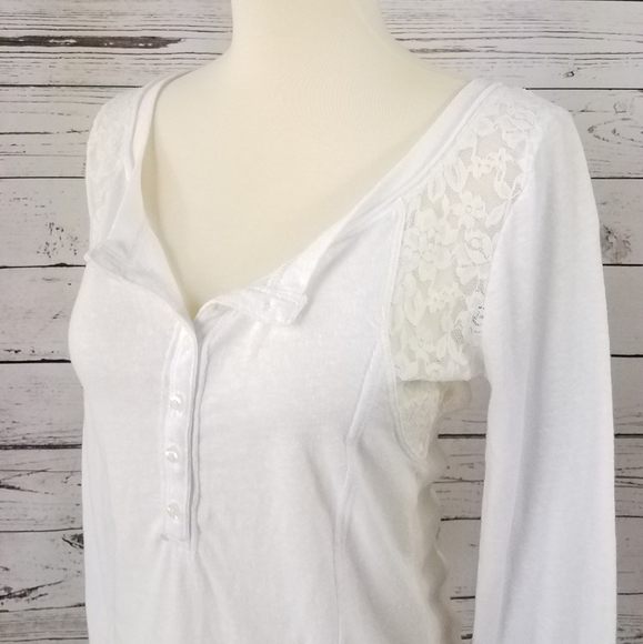 🍋3/$30 Gilly Hicks White Lace Long Sleeve  NWOT - Picture 2 of 8